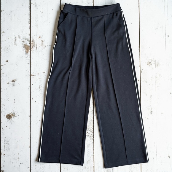 Chico's Pants - Chico's Black Knit Garment